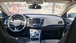Chrysler 200
